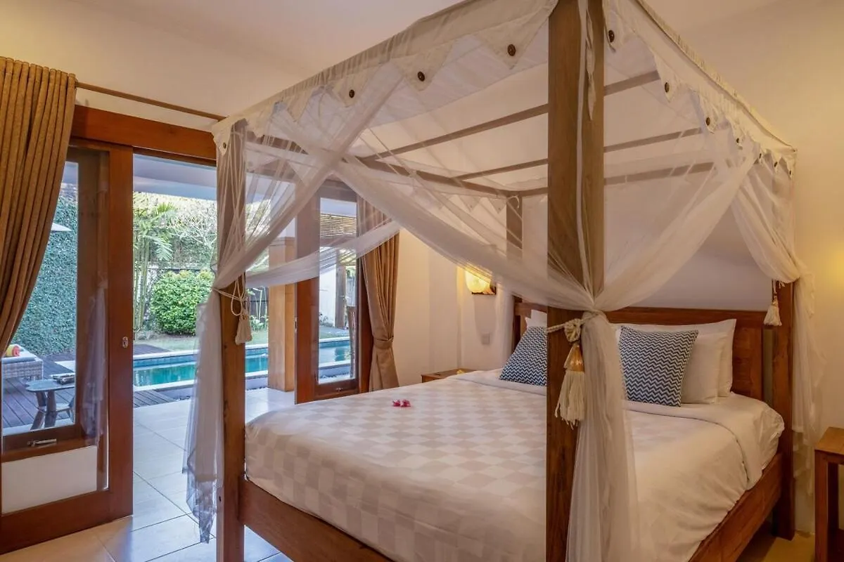 Genta- Petitenget 2Br Villa, Walk To Beach! 塞米亚克