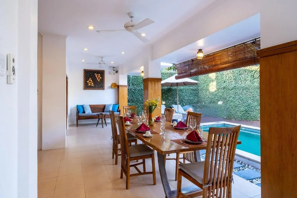 Genta- Petitenget 2Br Villa, Walk To Beach! 塞米亚克