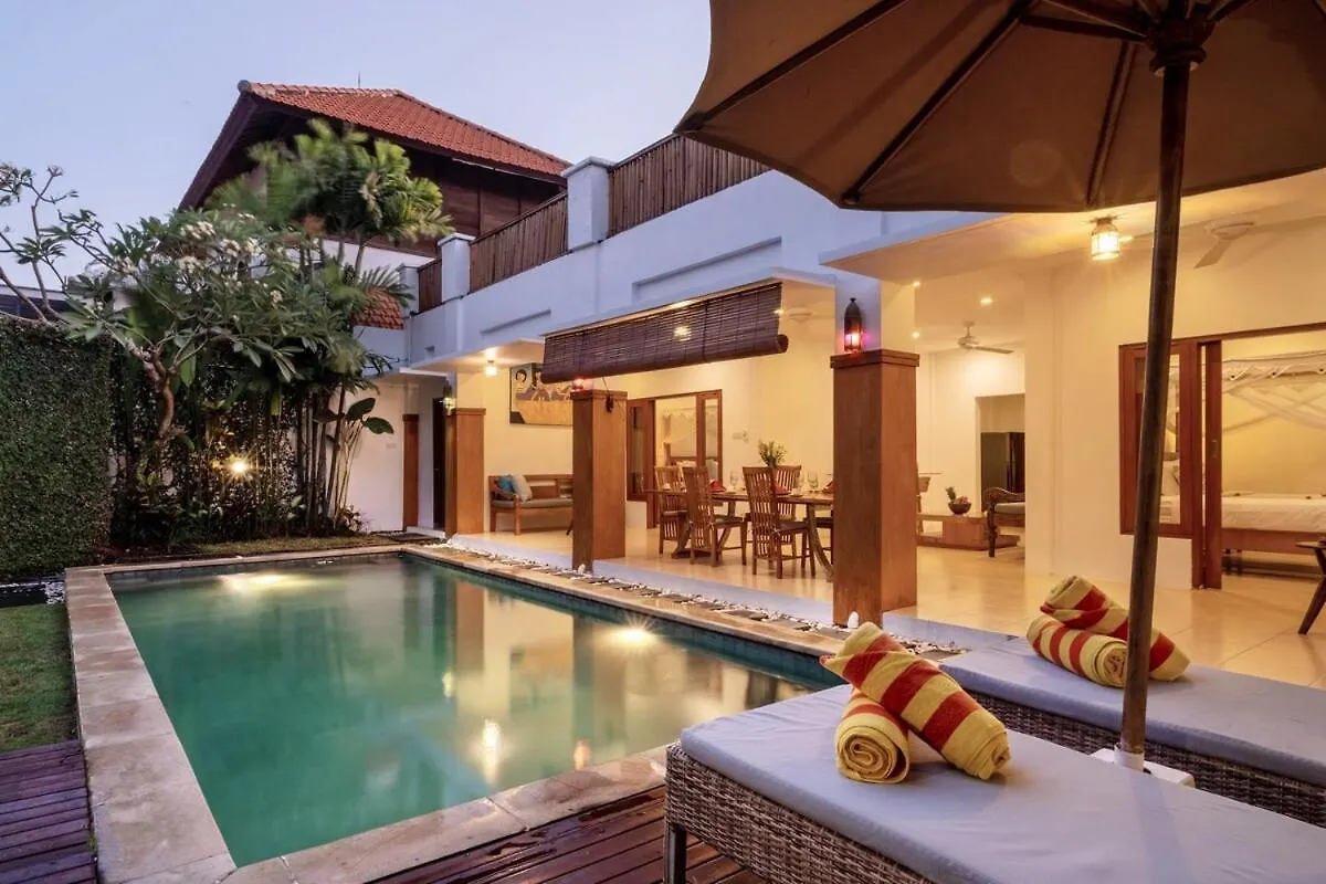 Genta- Petitenget 2Br Villa, Walk To Beach! 塞米亚克 别墅