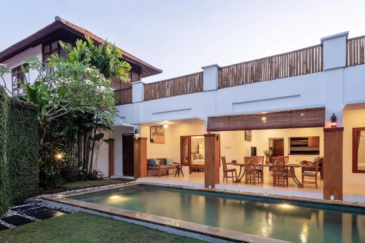 Genta- Petitenget 2Br Villa, Walk To Beach! 塞米亚克 别墅