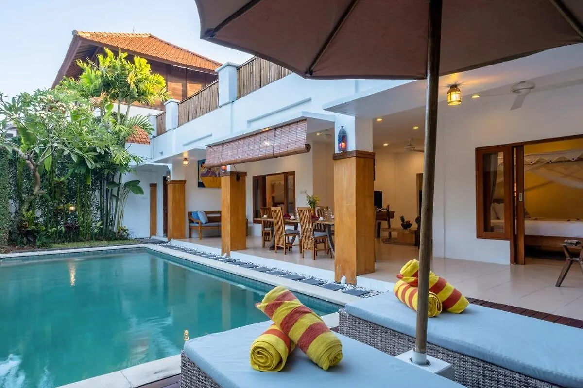 Genta- Petitenget 2Br Villa, Walk To Beach! 塞米亚克