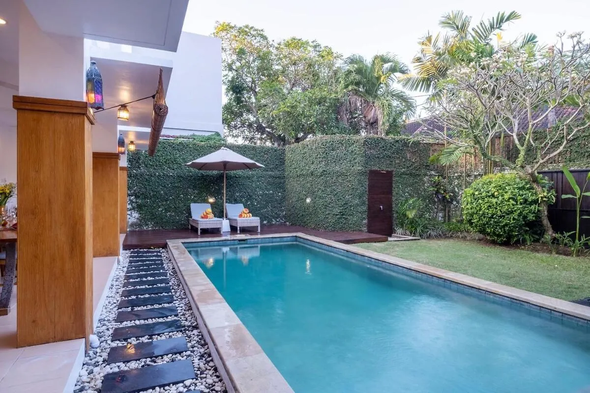 Genta- Petitenget 2Br Villa, Walk To Beach! 塞米亚克